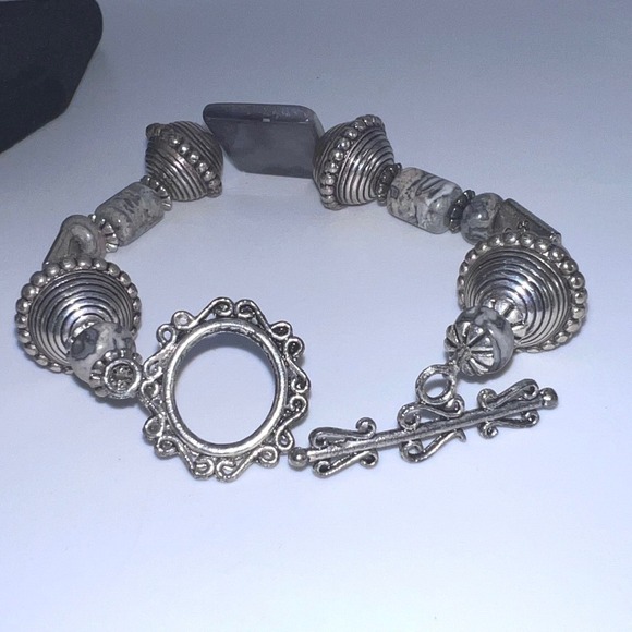 Silver-Tone Gray Stone Beaded Jewelry Set: Necklace, Bracelet & Earring - Picture 3 of 8